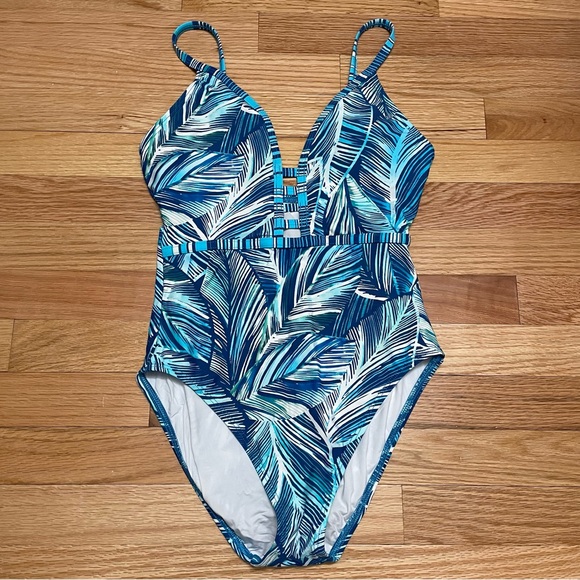 La Blanca Sketched Lace-Up One-Piece Swimsuit - Picture 2 of 12